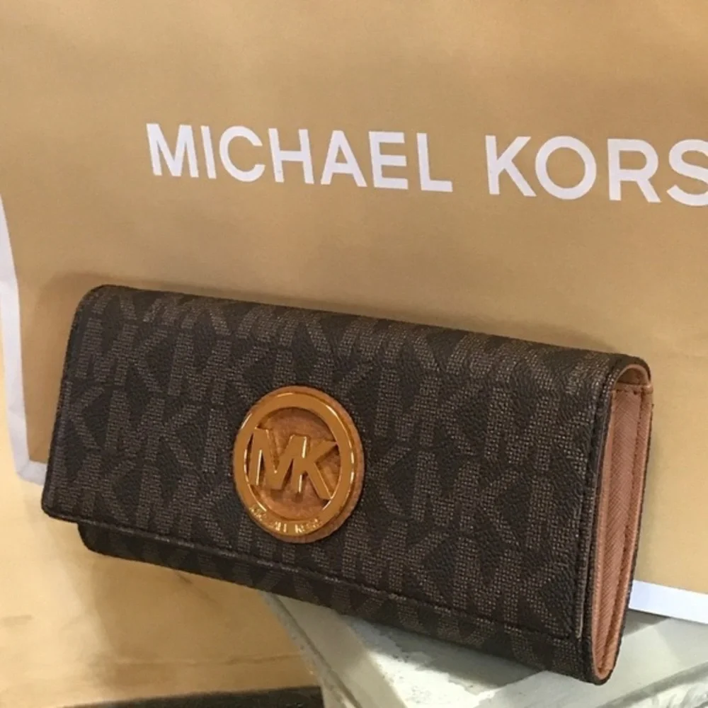 Michael Kors jet set Fulton Flap wallet Brown
